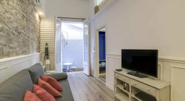Stylish 1 Bed Apt w/ Terrace in Lesseps