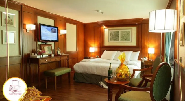 M-S Royal Viking, Book Hotel Luxor 