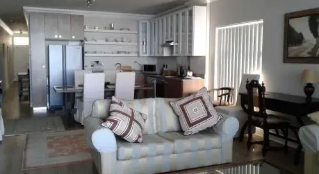 Point Village Accommodation - Beach Club 307, Забронировать Отель Отели Mossel с парковкой, Парковка
