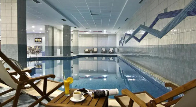VIVA Flora apartment 607A, Buchen Sie Ferienwohnung Hotels in Borowez mit Pool, Schwimmbad