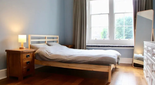 Large 3 Bedroom Apartment in Canonmills