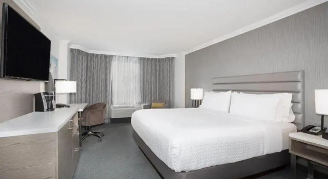 Двухместный номер Standard Crowne Plaza Costa Mesa Orange County by IHG