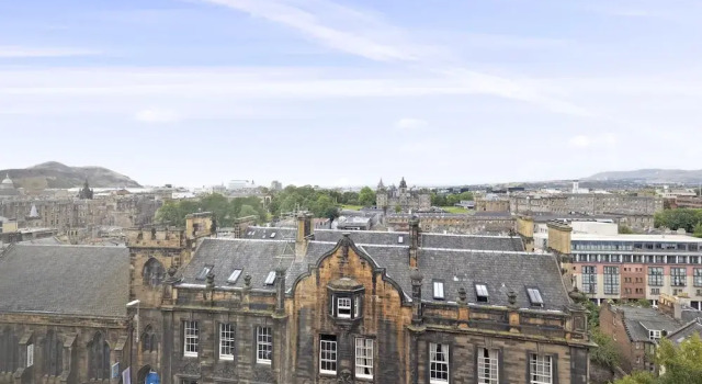 JOIVY Charming 2-Bed Flat Near Edinburgh Castle, Забронировать Отель Эдинбург Midlothian, рядом с Национальный музей Шотландии