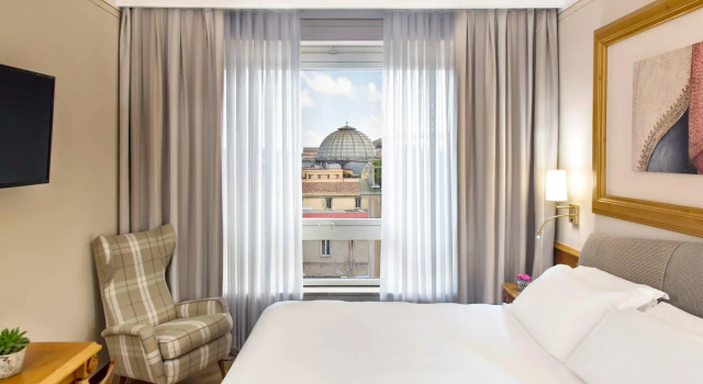 Двухместный номер Deluxe Renaissance Naples Hotel Mediterraneo