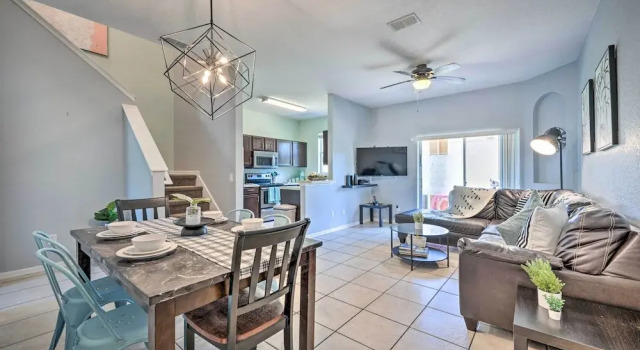 Апартаменты Chic Resort Townhome ~ 9 Mi to Disney Parks!