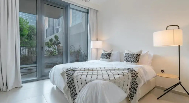 Коттедж Guests and Cohost - Luxe Apt With Huge Terrace Facing Swimming Pool