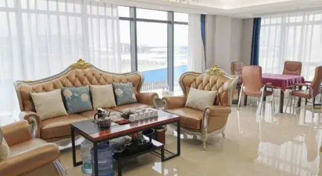 Люкс Vienna International Hotel (Shenzhen Huizhanwan Center)
