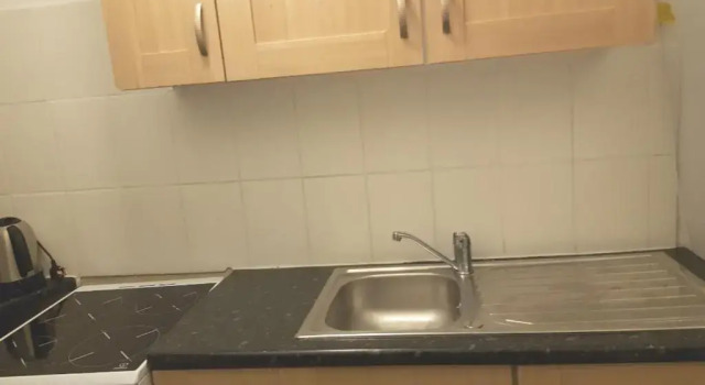 Студия Spacious Bungalow in Romford with parking