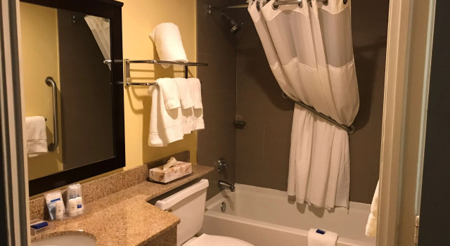 Четырёхместный люкс Best Western Plus Deerfield Beach Hotel & Suites