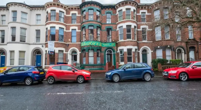 OYO Queens Quarter