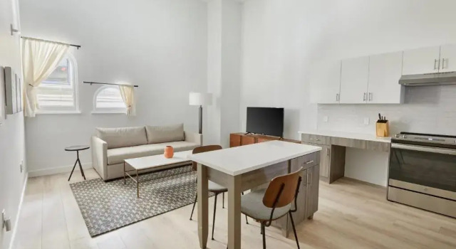 Студия Sonder The Witherspoon Apartments Center City