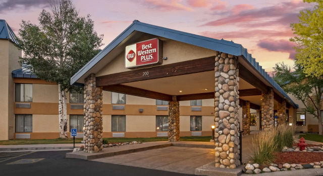 Eagle Lodge and Suites, Book Hotel Hoteller i Eagle med parkering, Parkering