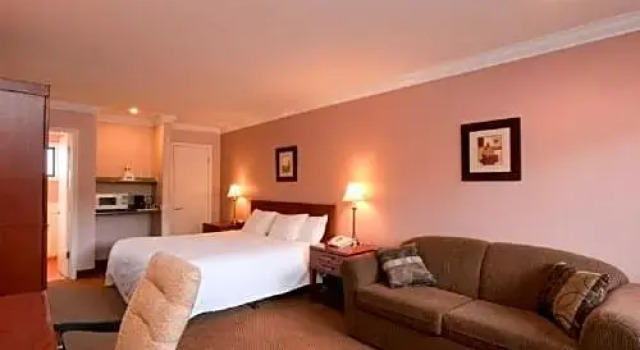 Номер Standard Lions Gate Travelodge