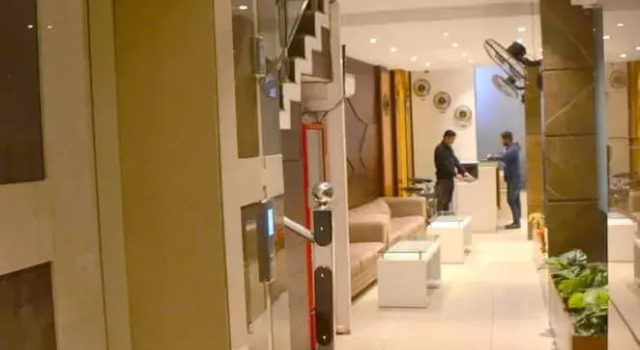 Hotel Grand Star by Royal Collection, Забронировать Отель Отели Амритсара с завтраком, рядом с Узловая железнодорожная станция Амритсара, Завтраки