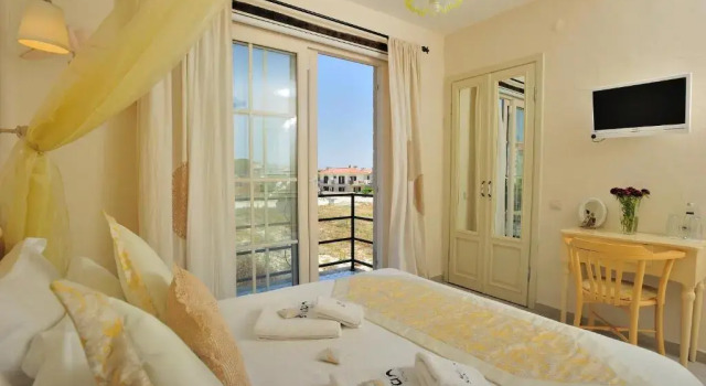 Двухместный номер Standard с балконом Alaçatı Sultan Konak Butik Otel ℳℛ Luxury Concept