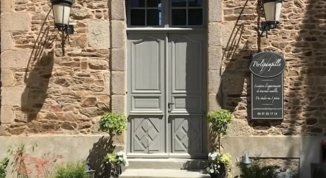 Perlépampille, Rezerwuj Hotel Dinan 