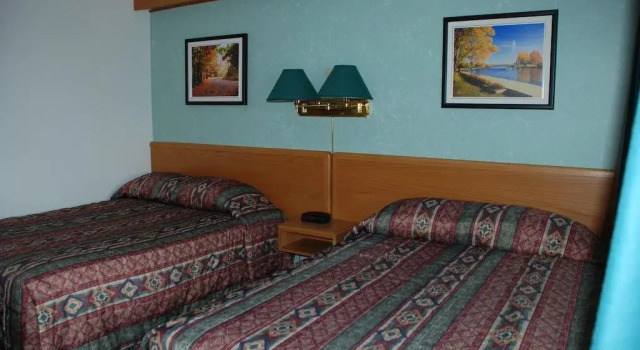 Lakeview Inn, Rezervovat Mini-hotel Hotely v North Central Ontario s parkováním, Parkování