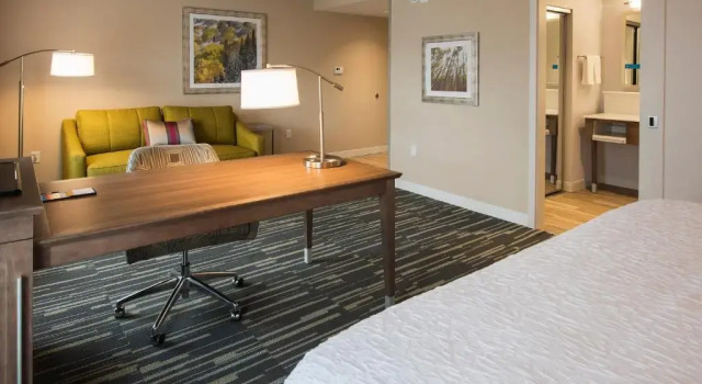 Люкс Hampton Inn & Suites Seattle/Redmond Wa