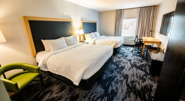 Четырёхместный номер Standard Racetrack Road Hotel