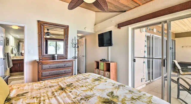 Beachfront Lahaina Condo w/ AC: Featured on Hgtv!