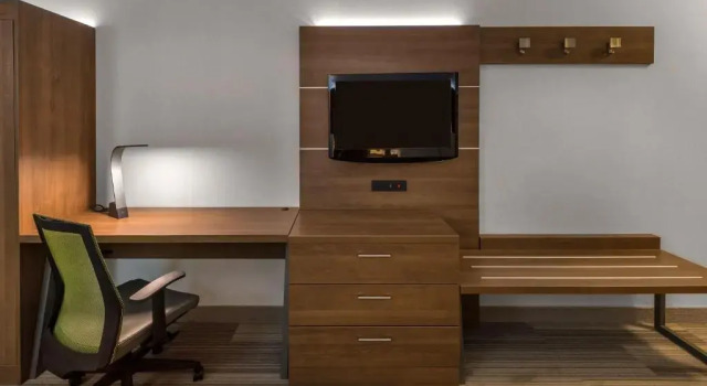 Четырёхместный номер Standard Holiday Inn Express Hotel & Suites Carson City by IHG