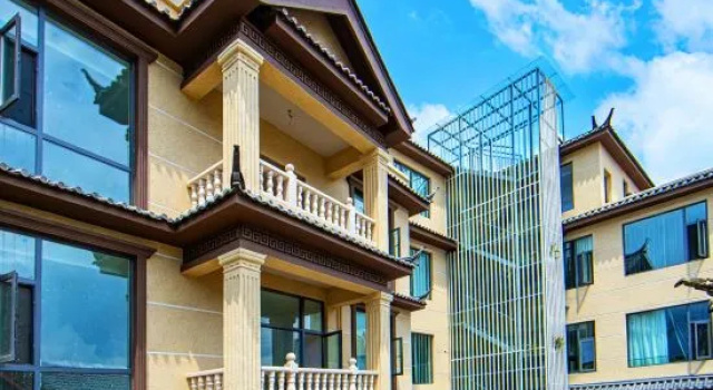 Yuanju Elegant Lodge · Gaze Peak Smart Resort, Prenota Resort Hotel a Yunnan con parcheggio, Parcheggio
