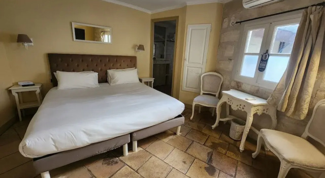 Номер Comfort Hôtel du Palais des Papes