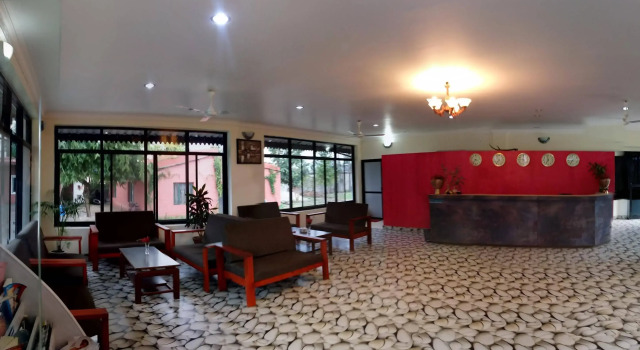 Hotel Jungle Crown, Забронировать Отель Саураха провинция Багмати-Прадеш