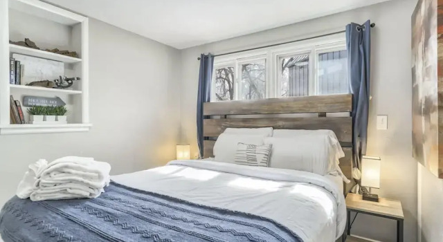 5BD Dog Friendly Family Getaway Near Downtown!, Забронировать Дом для отпуска Отели в центре Колорадо-Спрингса, в центре