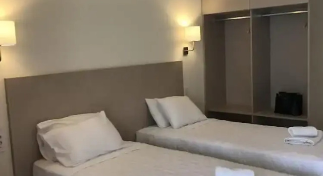 Fira home 4, Забронировать Отель Отели Тиры с завтраком, рядом с Винодельня Антониу, Завтраки