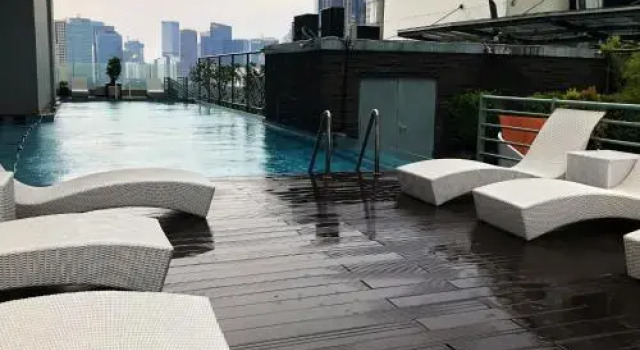 Modern 2 BR Apartment @ FX Residence with City View By Travelio, Book Apartment Hotels in Jakarta with a Pool, near Mulia Tower, Swimming Pool