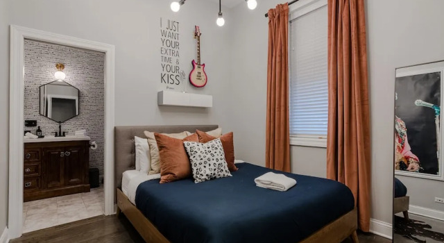 Modern Luxury 4 Bed 3.5 Bath with Garage Parking by AllSet Turnover, Забронировать Отель Отели Иллинойс 3 звезды, 3*