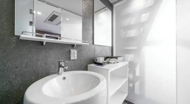 Suite duplex cu balcon Connected Hotel Guro