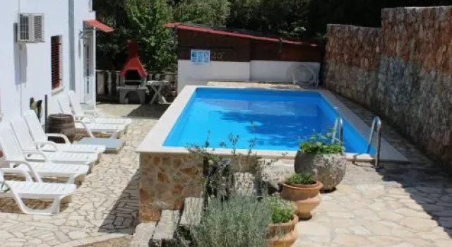 Apartments Seka, Varaa Huoneisto Hotellit Kvarner Islands uima-altaalla, Uima-allas