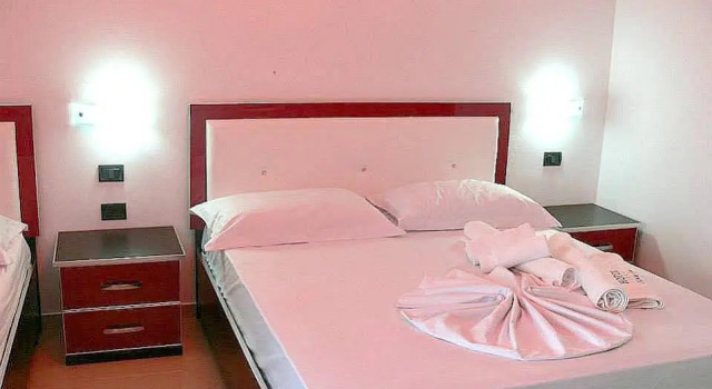 Hotel Holiday Velipoje, Book Hotel Velipojë Shkoder County