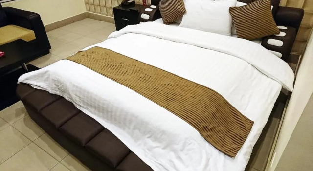Трёхместный семейный номер Standard Hotel Akbar International