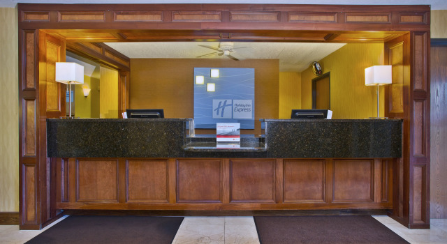 Holiday Inn Express Mackinaw City by IHG, Забронировать Отель Отели Макино-Сити с бассейном, рядом с Mackinaw City Trailhead, Бассейн