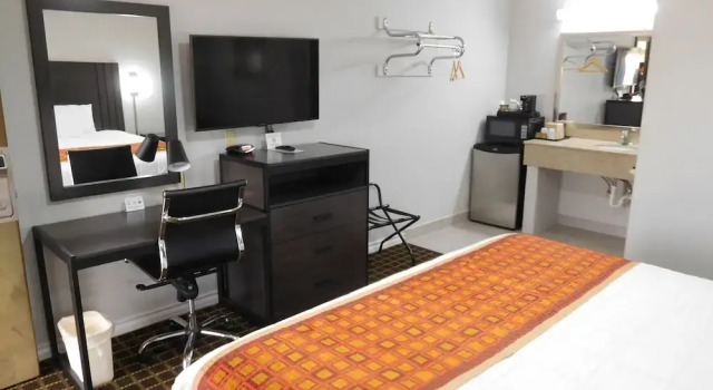 Двухместный номер Standard Deluxe Inn Motel