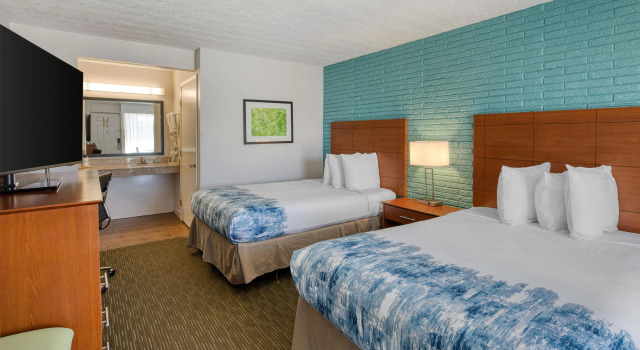 Четырёхместный номер Standard Best Western Hendersonville Inn