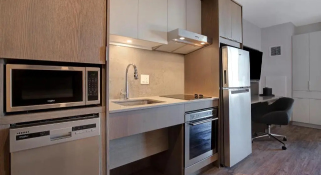 Люкс Homewood Suites By Hilton Montreal Downtown