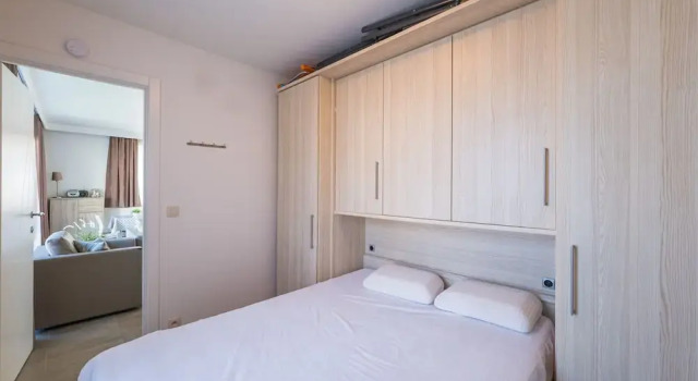 Amazing Apartment on the First Floor, Rezerwuj Apartament Hotele w Bruksela z parkingiem, Parking