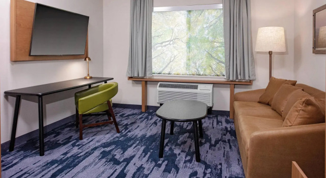 Двухместный люкс Fairfield Inn & Suites by Marriott Queensbury Glens Falls/Lake George