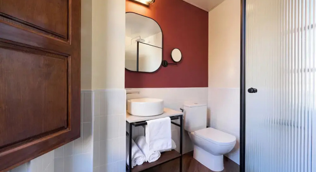 Трёхместный номер Standard с балконом Honest Granada Hotel