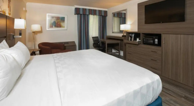 Номер Standard Wyndham Executive Center Columbia