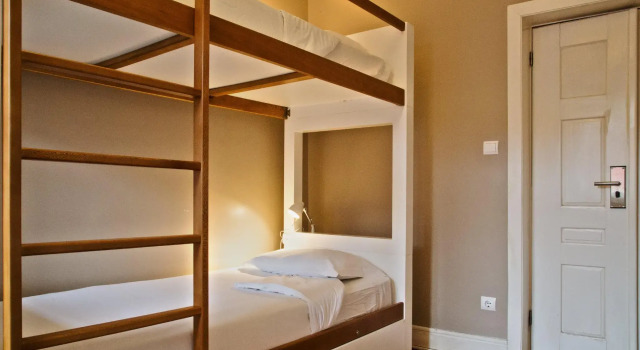 Кровать в общем номере Porto Spot Hostel