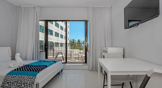 Студия с балконом Beach Front Studio Miami Beach