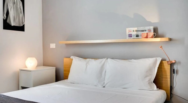 Stylish 1 Bed Flat Very Close to Colosseum, Забронировать Отель Сан-Джованни Рим, рядом с Piazza della Madonna dei Monti