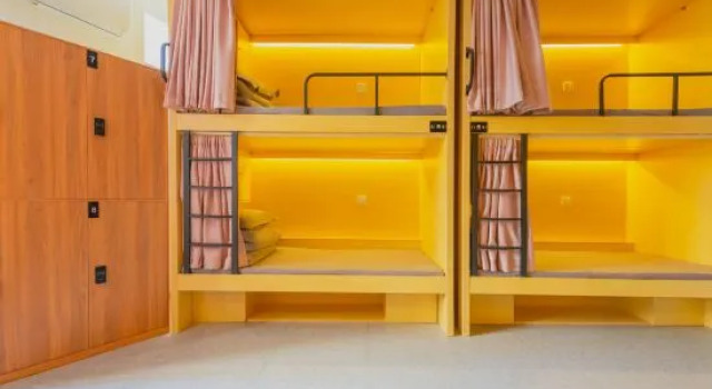 Кровать в общем номере (женский номер) STAR HOTEL (Shanghai Hongqiao Weining Road Subway Station)