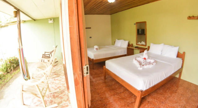 Poshtel Arenal, Varaa Hotelli Hotellit Alajuela uima-altaalla, Uima-allas