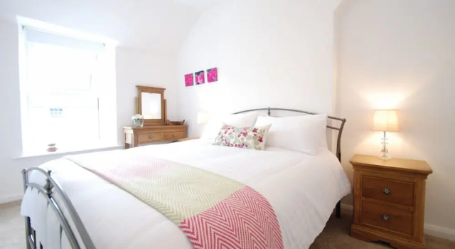Nant Y Glyn, Book Hotel Eglwysbach Glamorgan